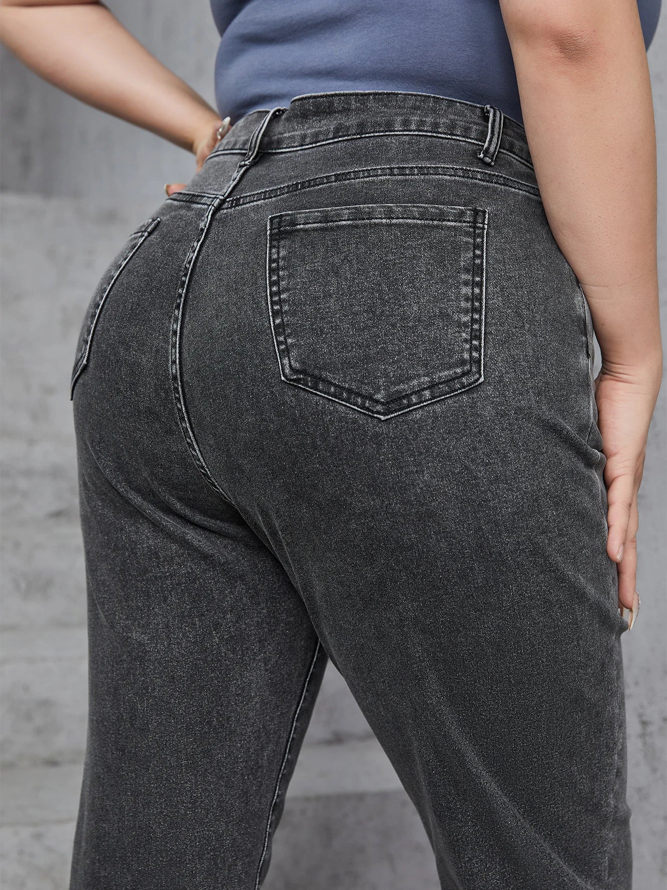 China Manufacturer's Oversize Black High Waist Straight Soft Loose Simple Denim Jeans Pants for Women Summer Washable Solid