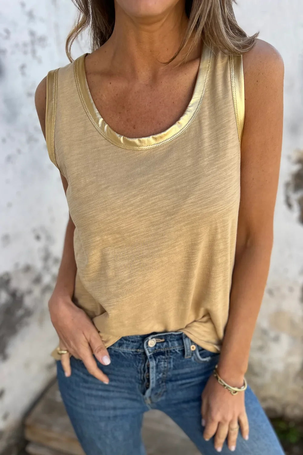 Dear-Lover US Warehouse No Import Charges Wholesale Lady Fashion Summer Tan Metallic Sheen Edge Scoop Neck Women Tank Top
