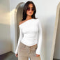 Y2K women's t-shirt 2025 new diagonal neck off-the-shoulder long-sleeved knitted sweater summer high-end hot girl top women's design sense